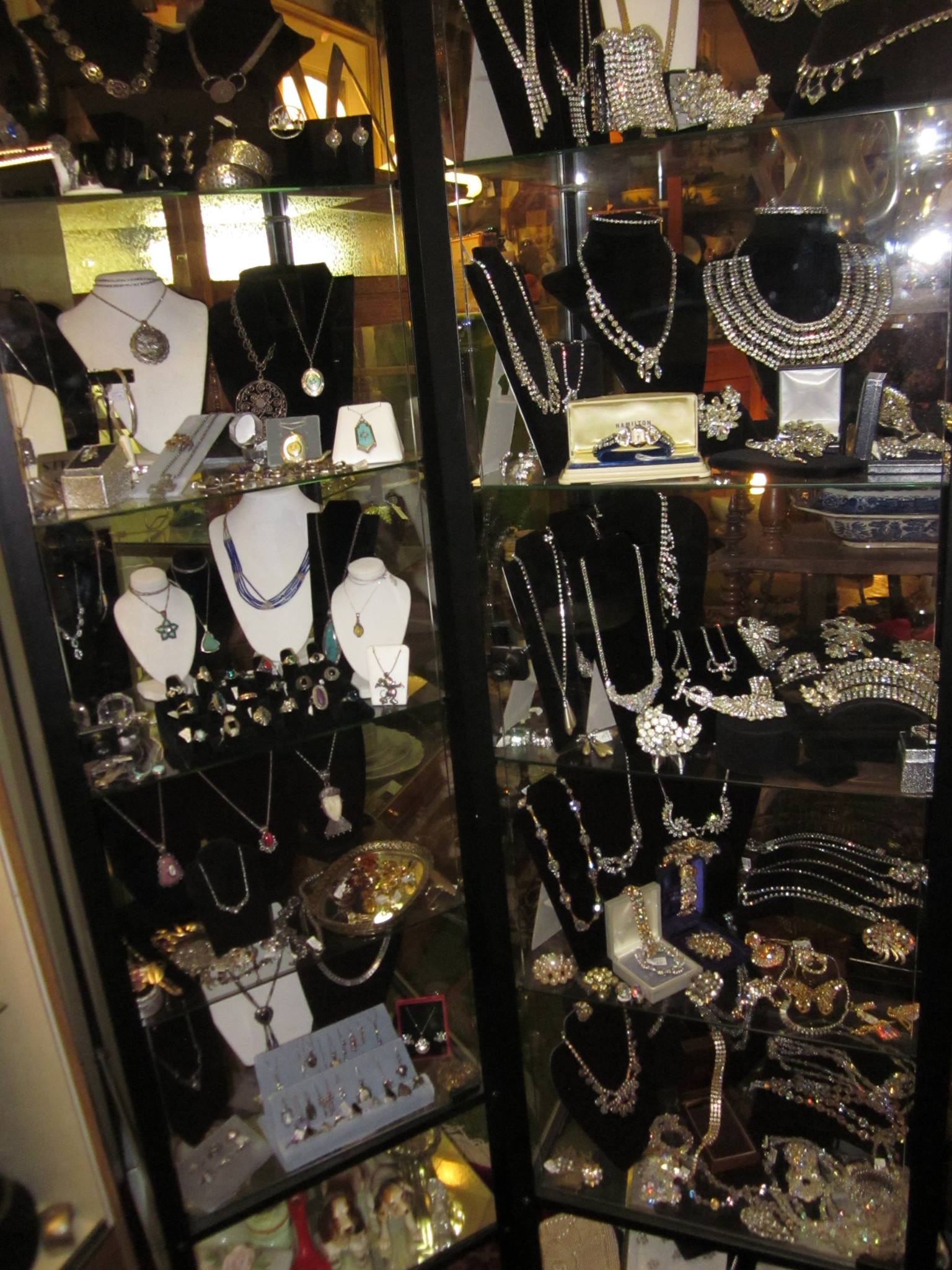 Bay West Precious Metals Exchange — photo