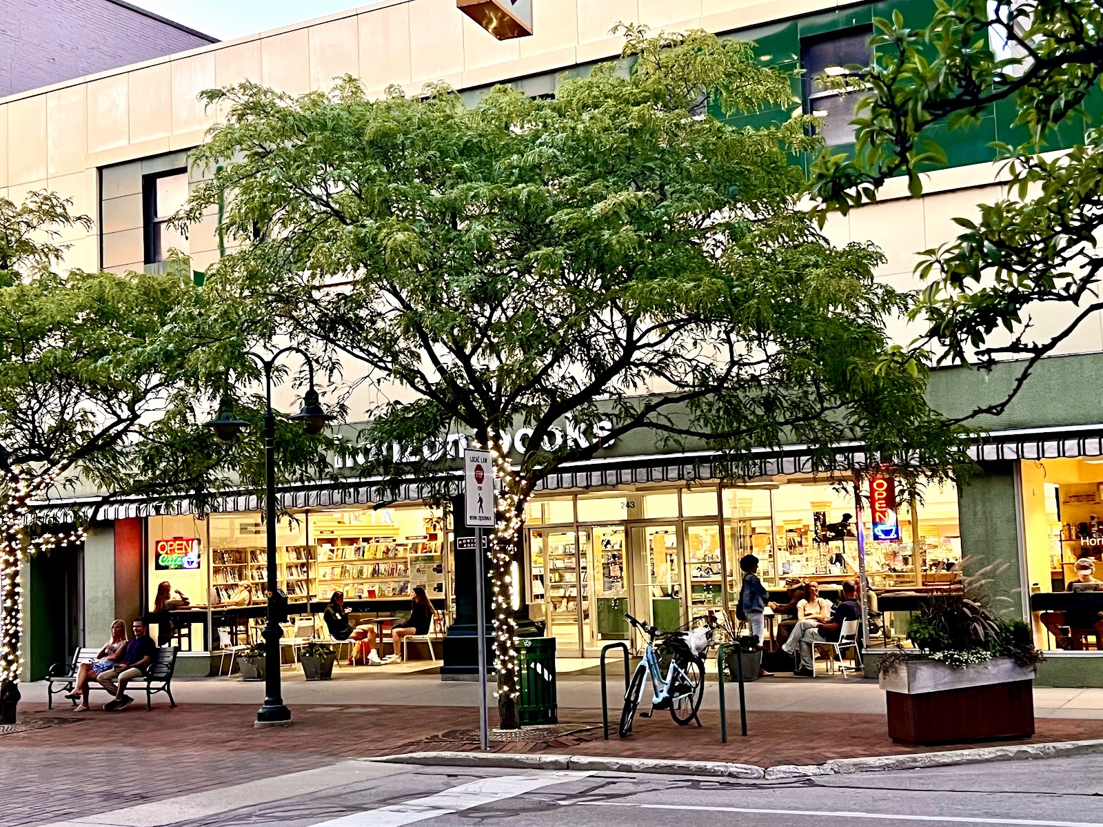 Horizon Books in Traverse City