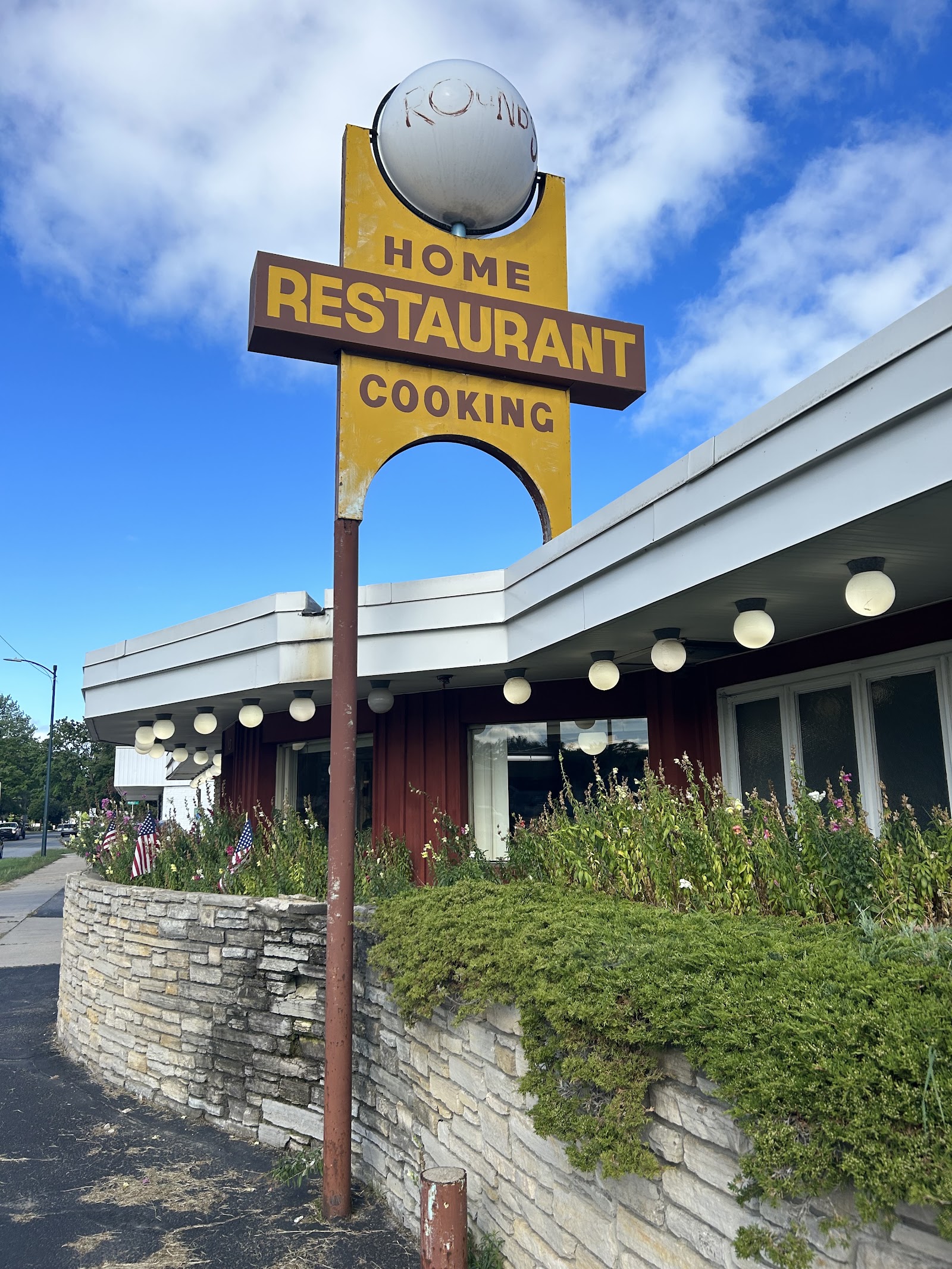 Round's Restaurant in Traverse City